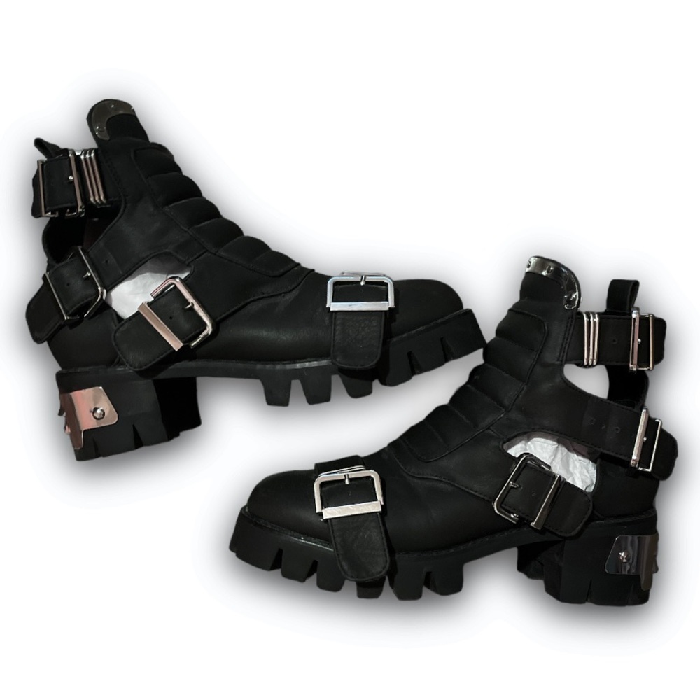 Current Mood Cut-Out Ankle Boots